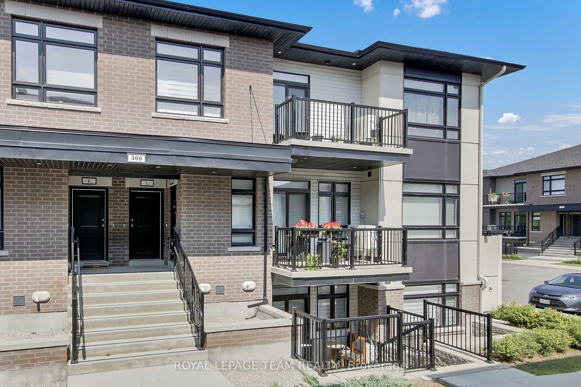 Photo 2 of Unit H, 300 Tulum Crescent, Ottawa, Kanata - Emerald Meadows/Trailwest — HOMEH