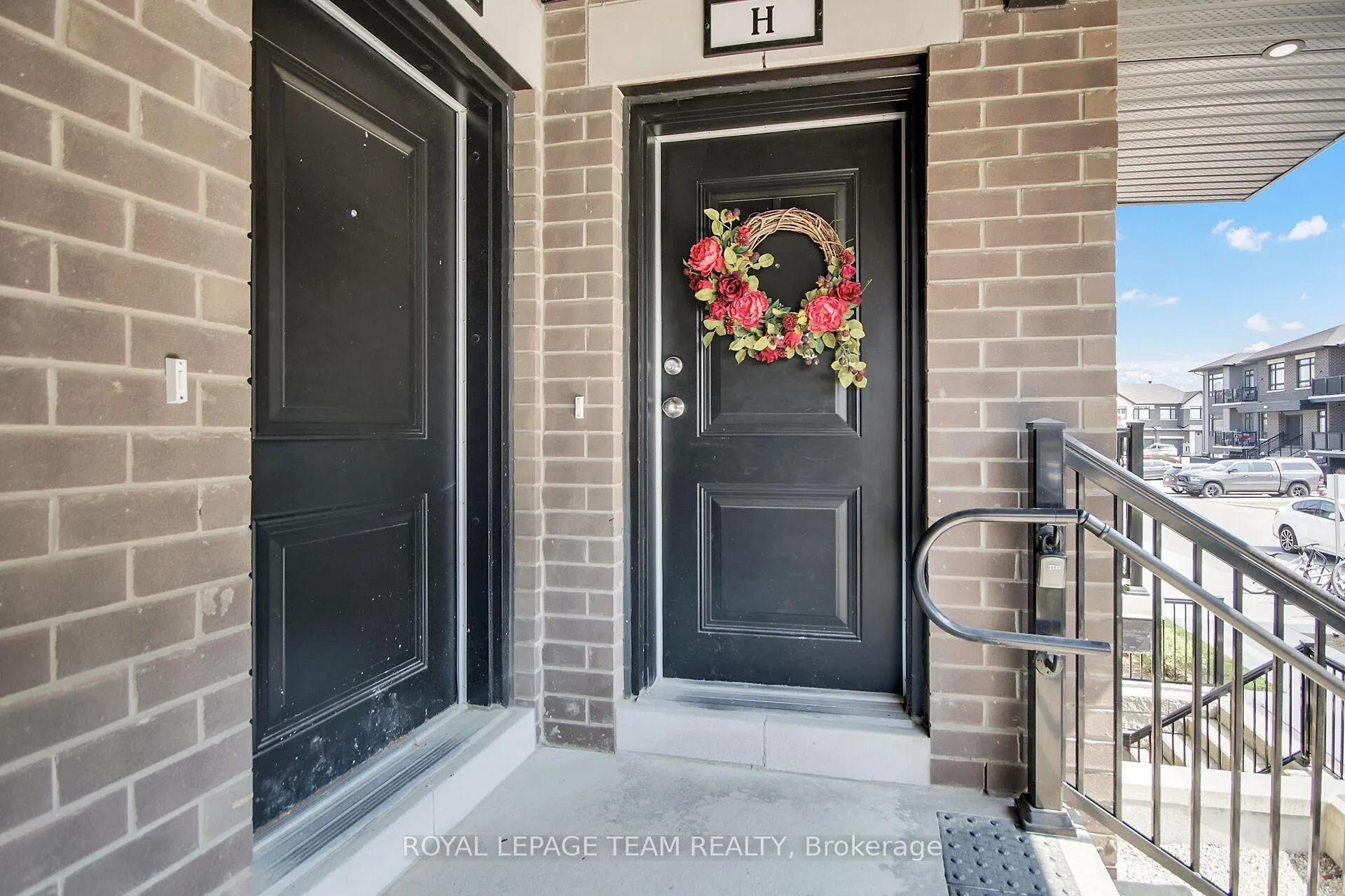 Photo 4 of Unit H, 300 Tulum Crescent, Ottawa, Kanata - Emerald Meadows/Trailwest — HOMEH