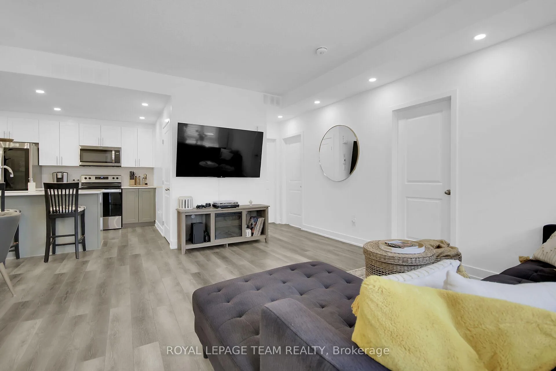 Photo 8 of Unit H, 300 Tulum Crescent, Ottawa, Kanata - Emerald Meadows/Trailwest — HOMEH