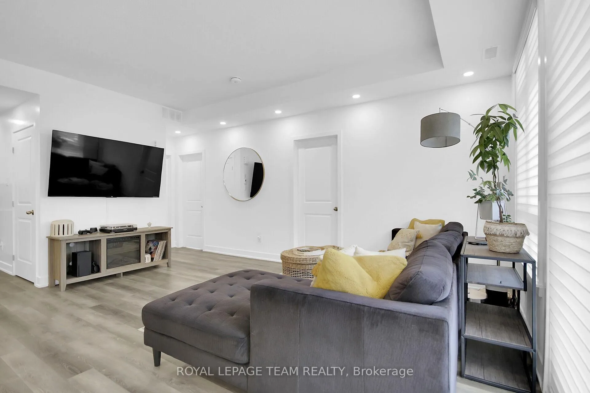 Photo 9 of Unit H, 300 Tulum Crescent, Ottawa, Kanata - Emerald Meadows/Trailwest — HOMEH