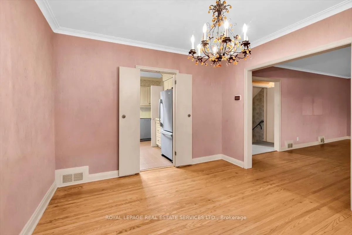 Photo 7 of 66 Mason Boulevard, Toronto, Bedford Park-Nortown — HOMEH
