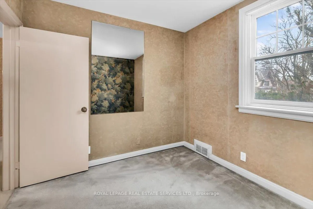 Photo 9 of 66 Mason Boulevard, Toronto, Bedford Park-Nortown — HOMEH