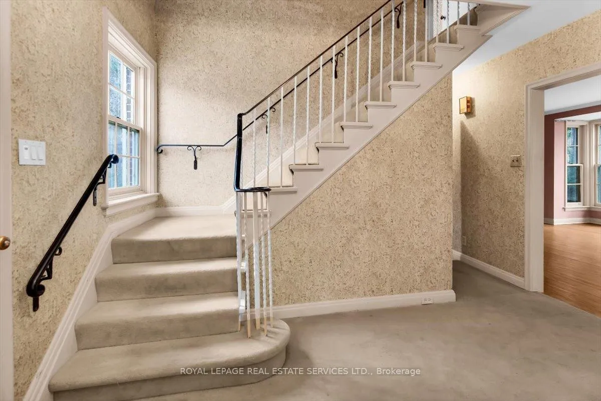 Photo 14 of 66 Mason Boulevard, Toronto, Bedford Park-Nortown — HOMEH