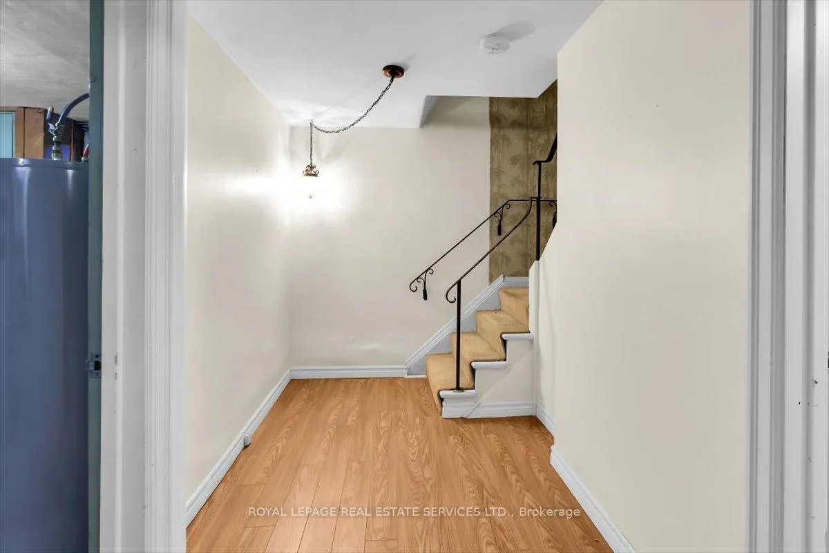 Photo 25 of 66 Mason Boulevard, Toronto, Bedford Park-Nortown — HOMEH