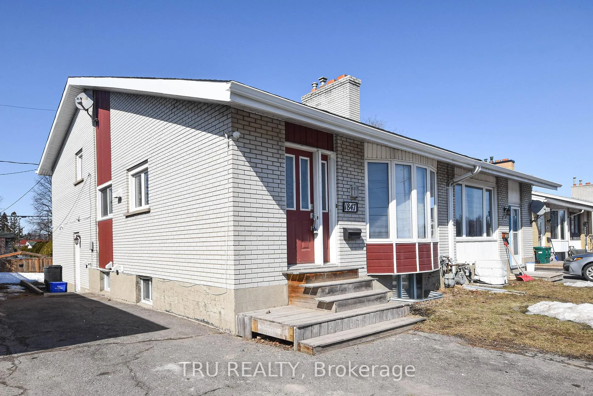 Photo 1 of 1847 Walkley Road, Ottawa, Guildwood Estates - Urbandale Acres — HOMEH