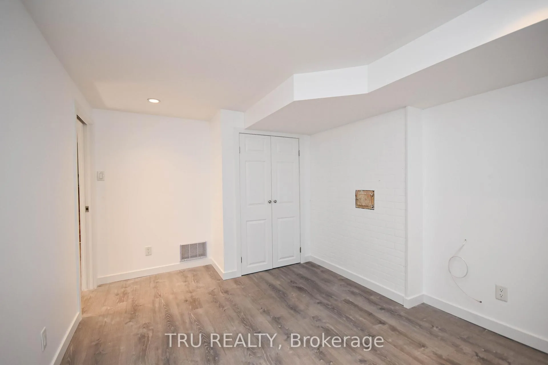 Photo 11 of 1847 Walkley Road, Ottawa, Guildwood Estates - Urbandale Acres — HOMEH
