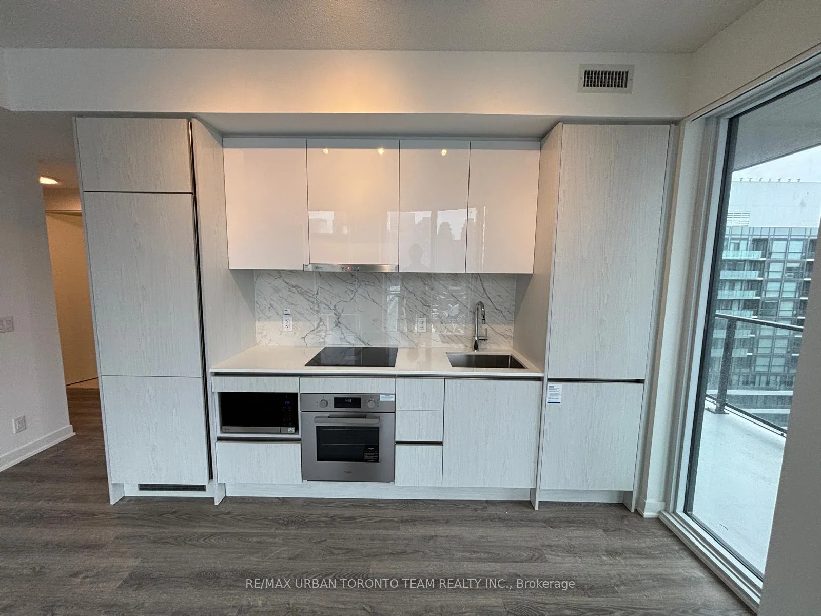 Photo 4 of Unit 3310, 180 Front Street E, Toronto, Moss Park — HOMEH