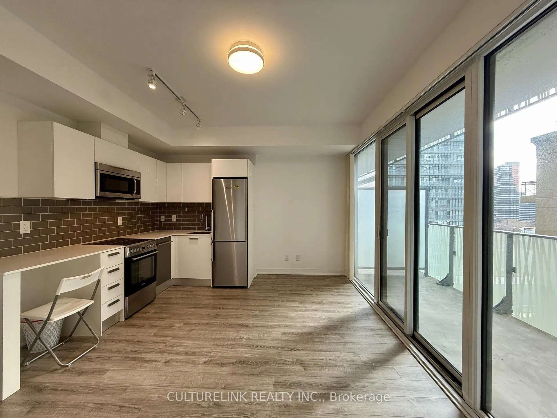 Photo 3 of Unit 1006, 42 Charles Street E, Toronto, Church-Yonge Corridor — HOMEH