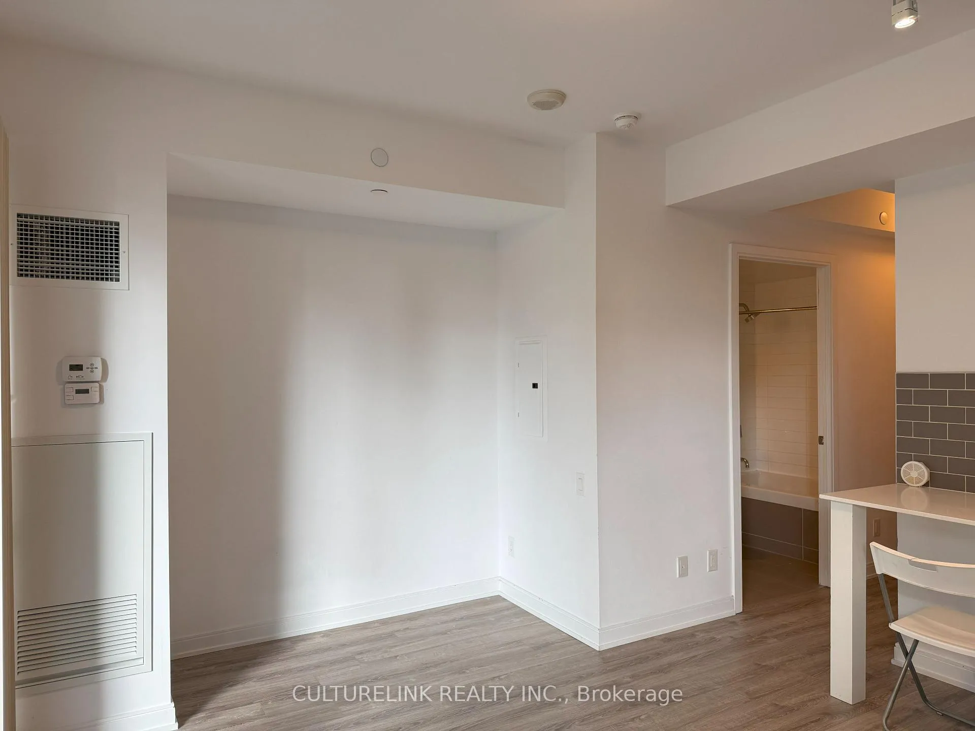 Photo 7 of Unit 1006, 42 Charles Street E, Toronto, Church-Yonge Corridor — HOMEH