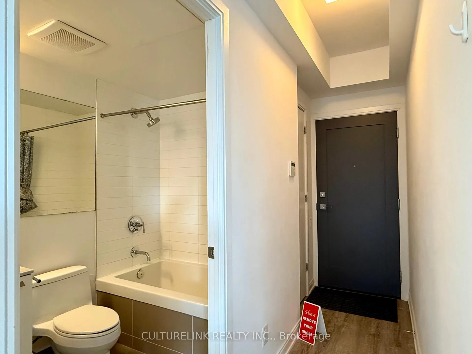 Photo 9 of Unit 1006, 42 Charles Street E, Toronto, Church-Yonge Corridor — HOMEH