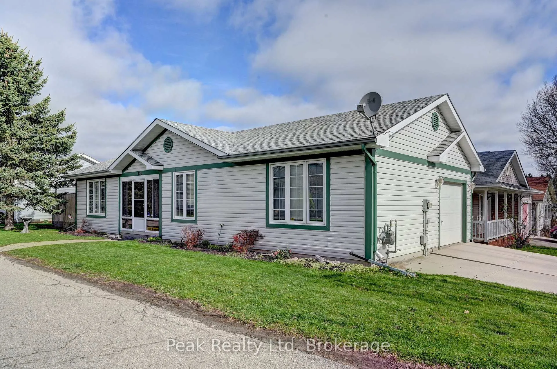 Photo 1 of 176 Wesley Crescent, Woolwich — HOMEH