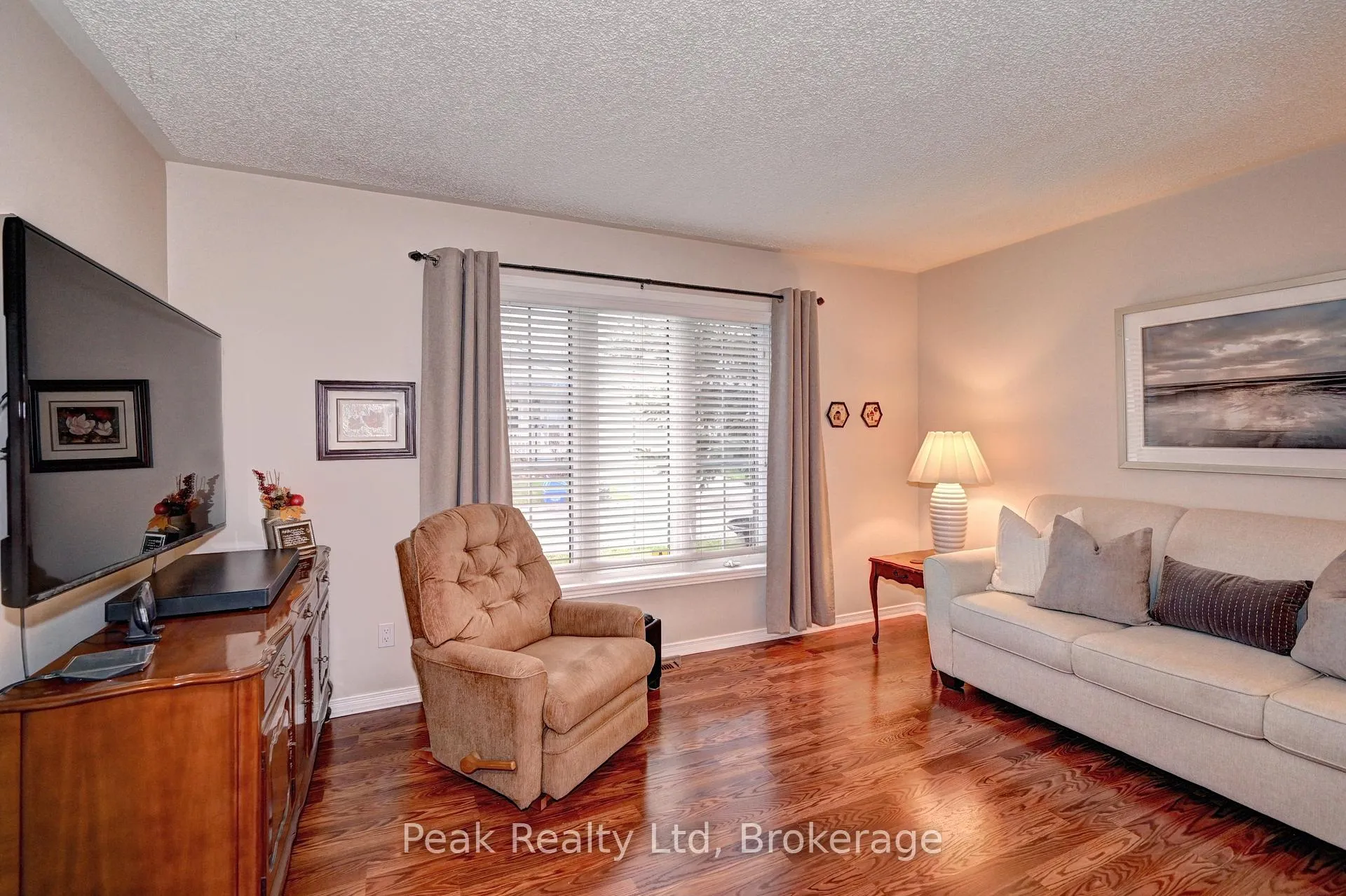 Photo 10 of 176 Wesley Crescent, Woolwich — HOMEH