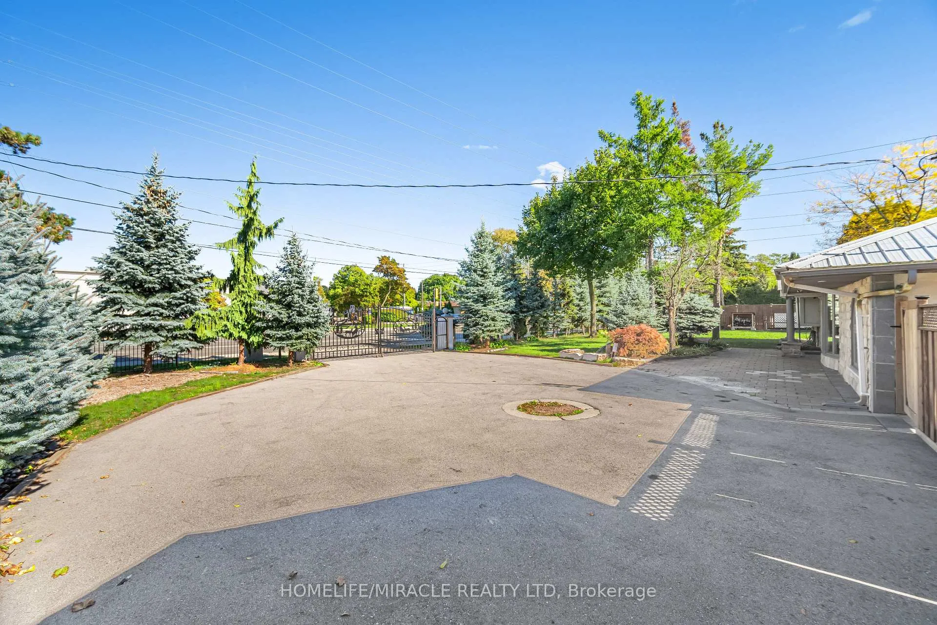 Photo 3 of 308 Third Line, Oakville, West — HOMEH