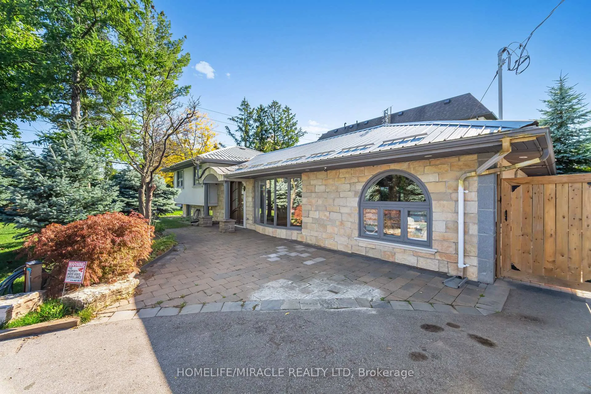 Photo 4 of 308 Third Line, Oakville, West — HOMEH
