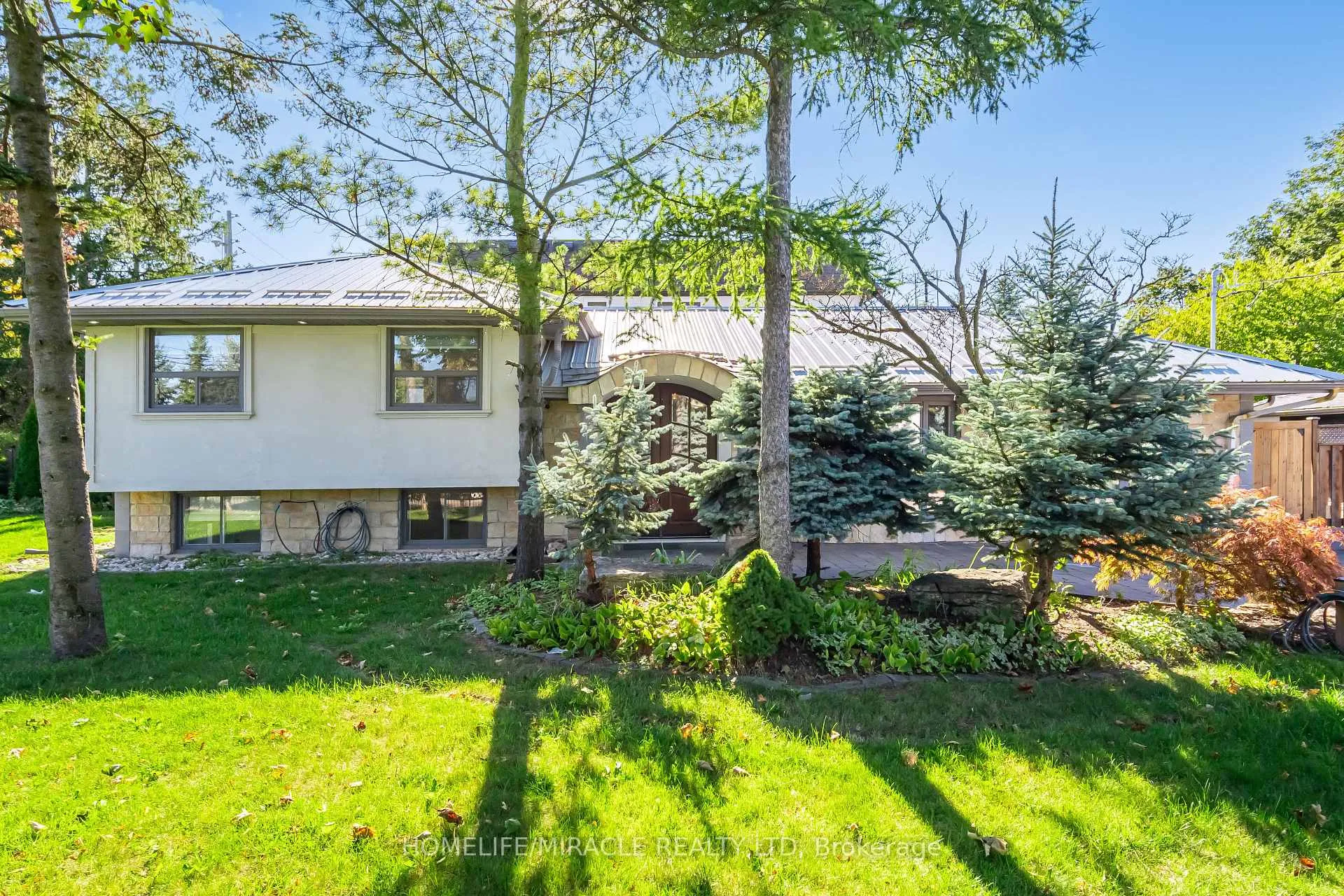 Photo 5 of 308 Third Line, Oakville, West — HOMEH