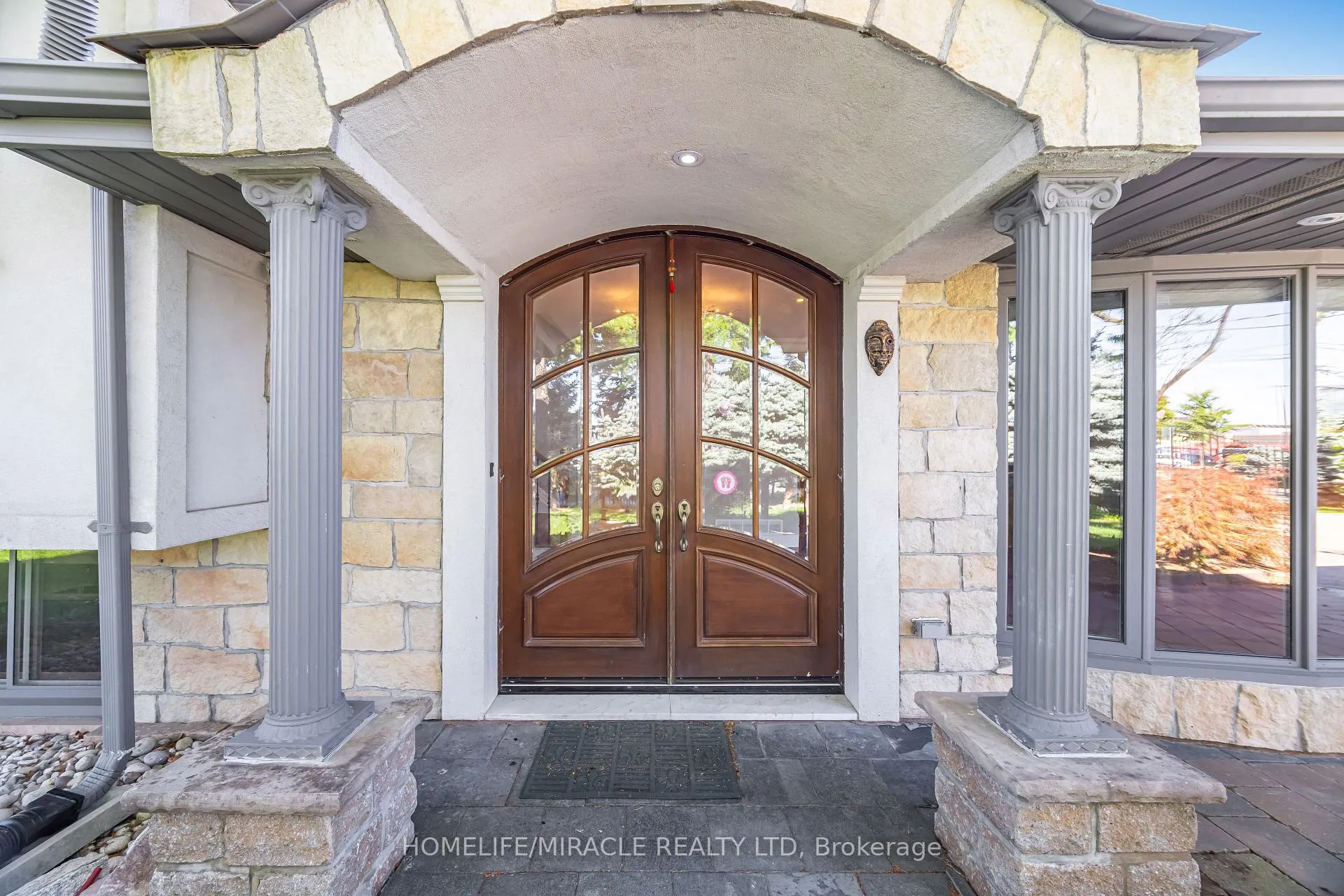 Photo 7 of 308 Third Line, Oakville, West — HOMEH