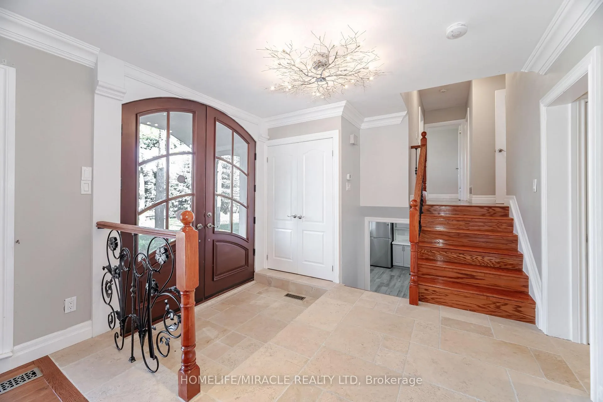 Photo 8 of 308 Third Line, Oakville, West — HOMEH