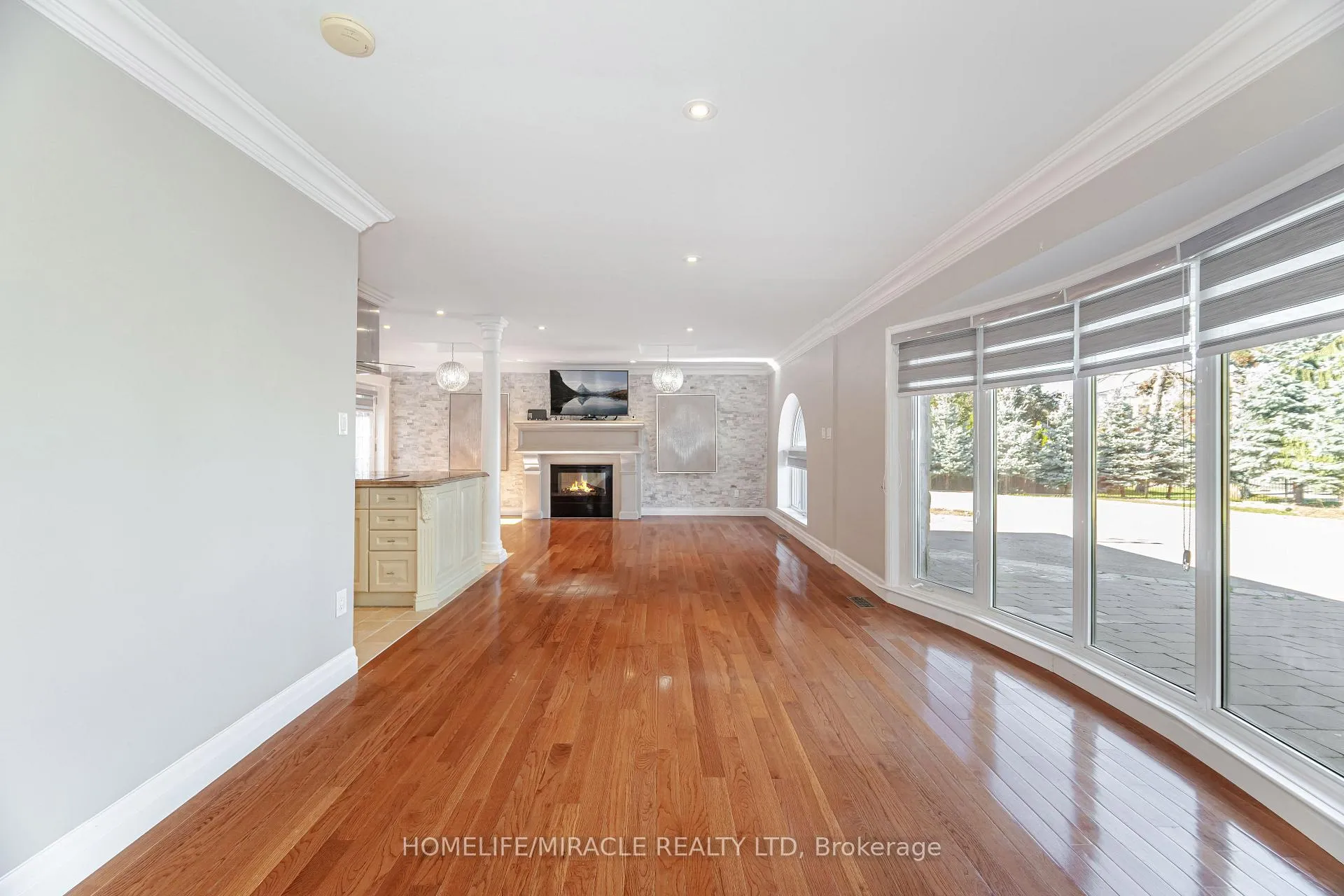 Photo 10 of 308 Third Line, Oakville, West — HOMEH