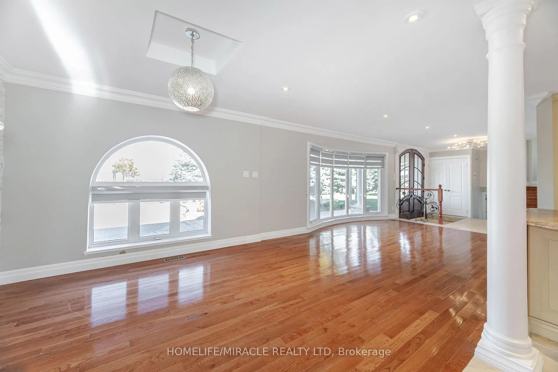 Photo 11 of 308 Third Line, Oakville, West — HOMEH