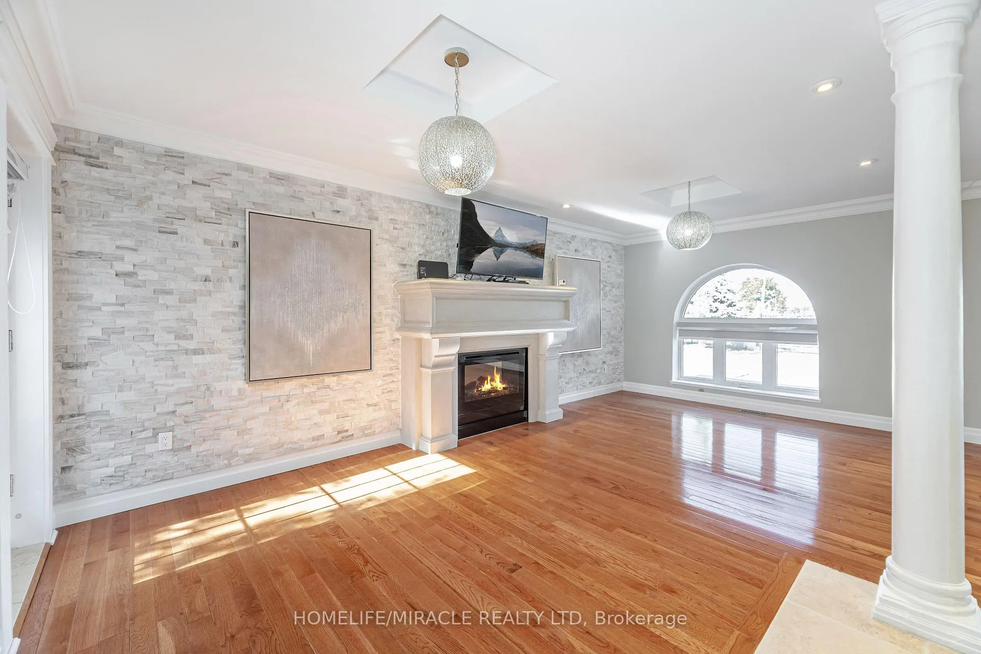 Photo 12 of 308 Third Line, Oakville, West — HOMEH