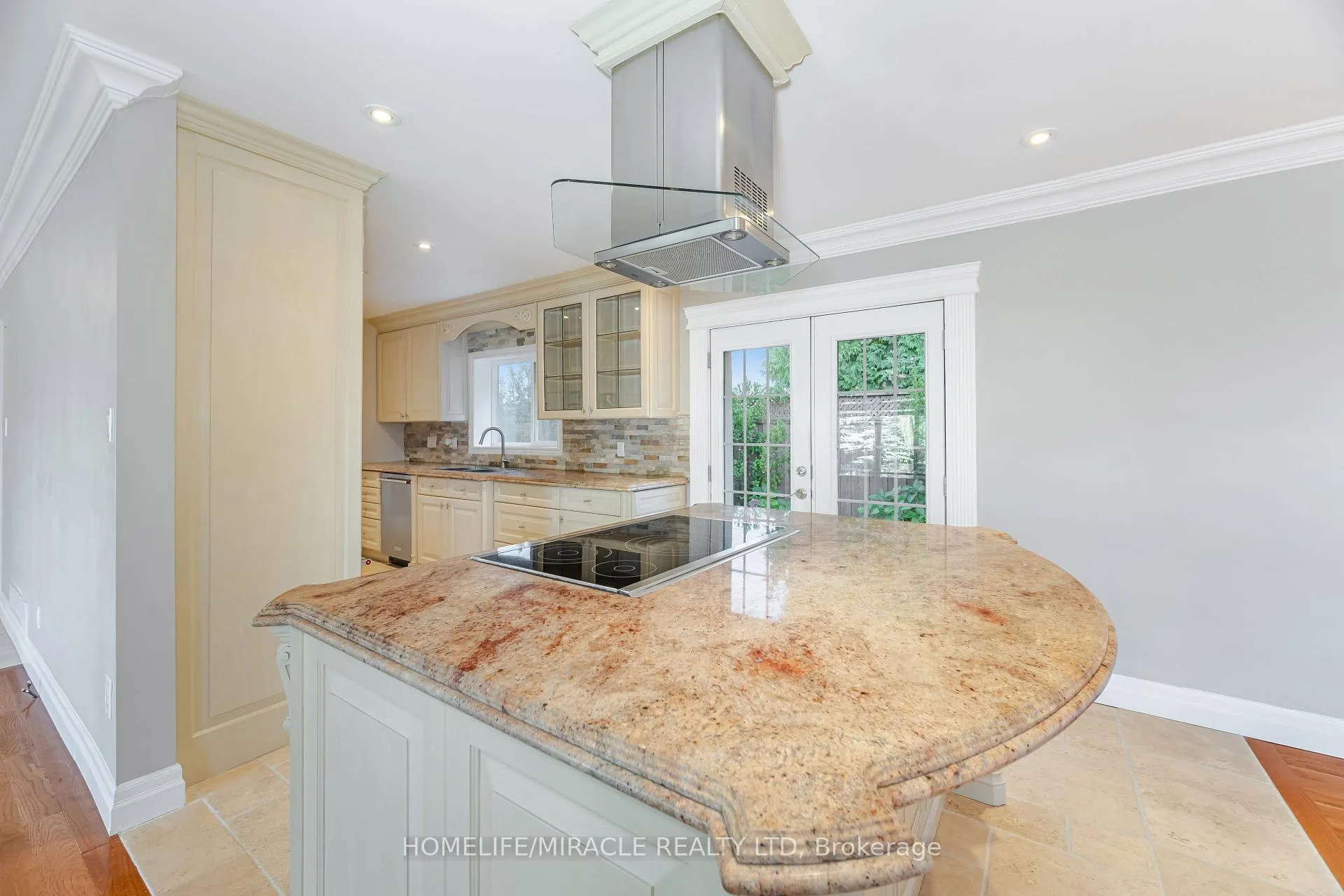 Photo 14 of 308 Third Line, Oakville, West — HOMEH