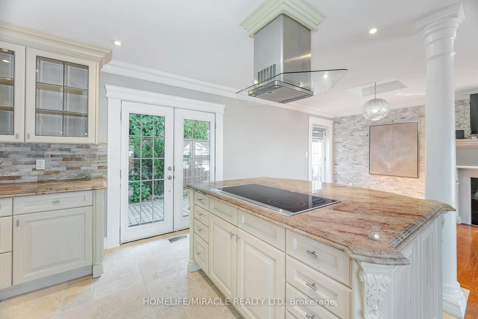 Photo 15 of 308 Third Line, Oakville, West — HOMEH