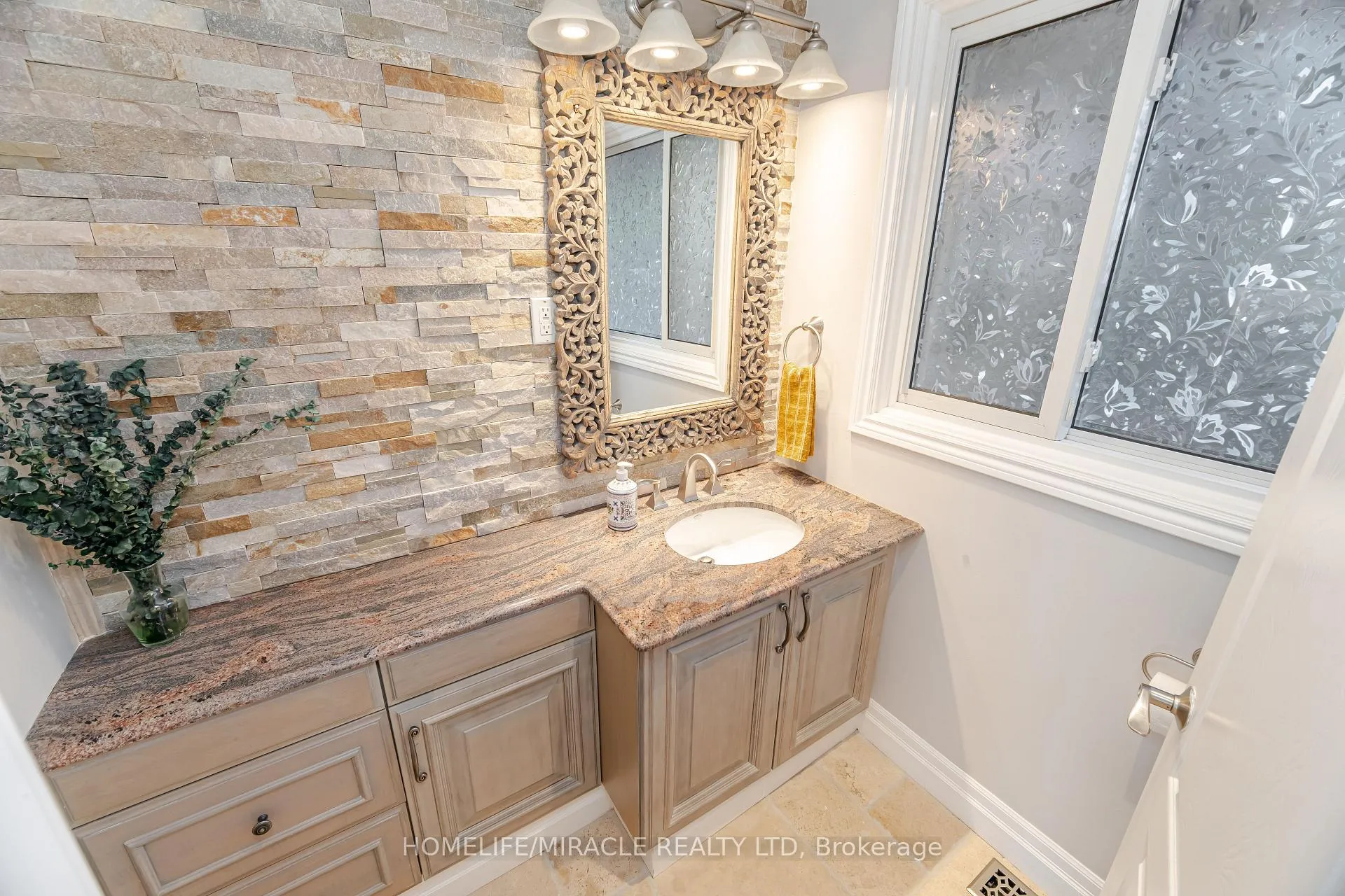 Photo 19 of 308 Third Line, Oakville, West — HOMEH