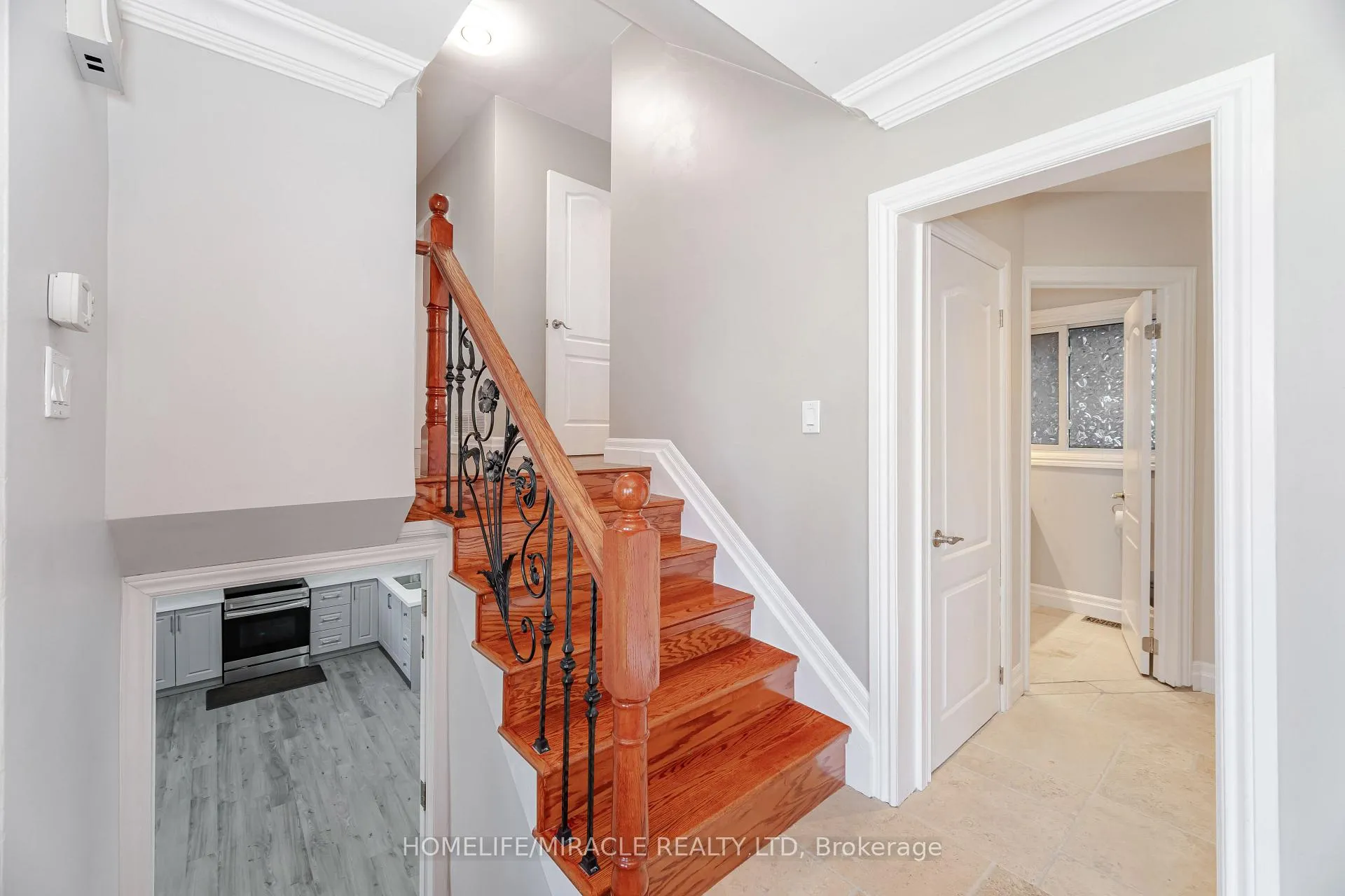 Photo 20 of 308 Third Line, Oakville, West — HOMEH