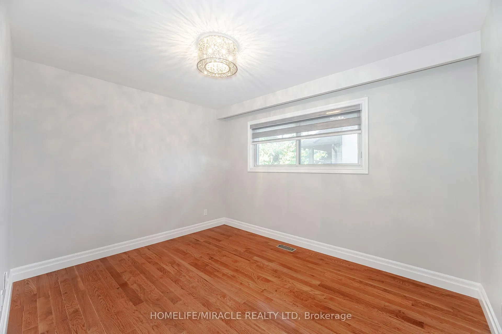 Photo 22 of 308 Third Line, Oakville, West — HOMEH