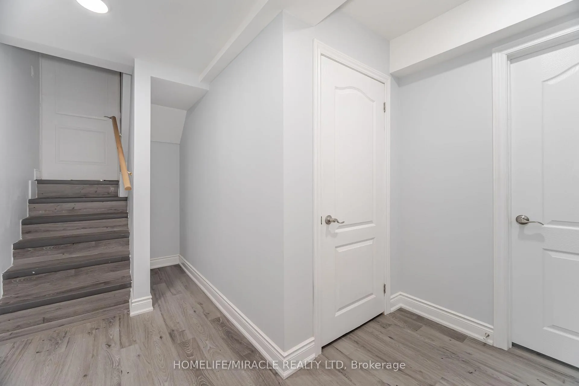 Photo 36 of 308 Third Line, Oakville, West — HOMEH