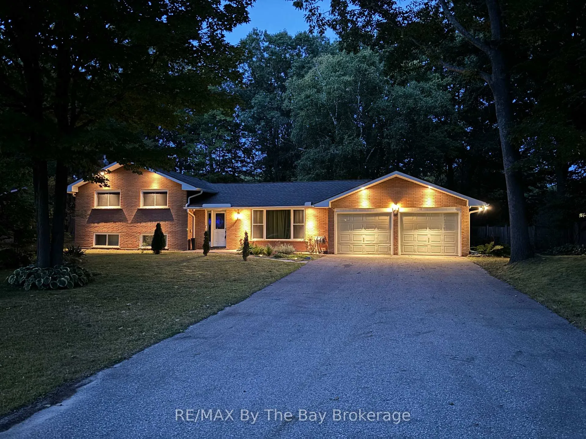 Photo 1 of 63 Rodrium Road, Wasaga Beach — HOMEH