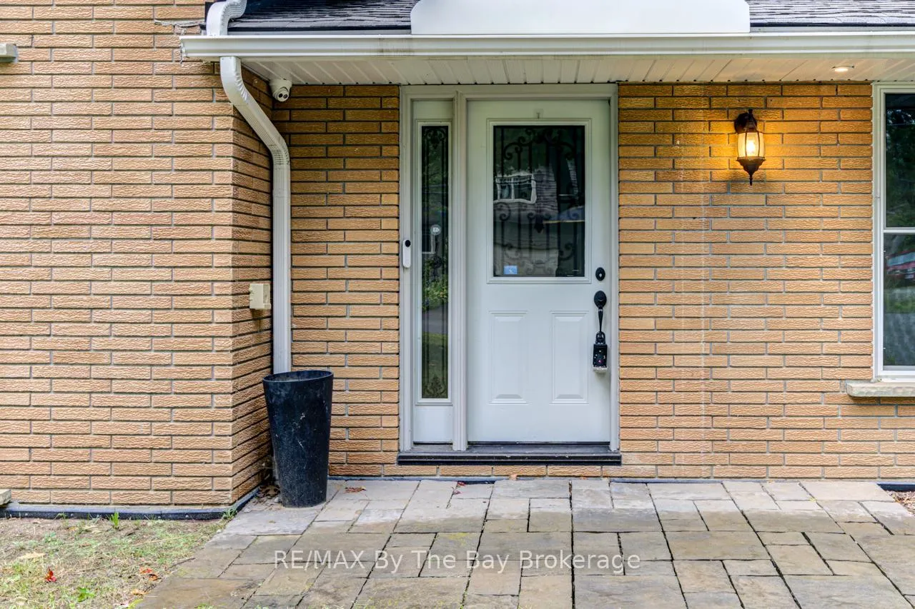Photo 8 of 63 Rodrium Road, Wasaga Beach — HOMEH