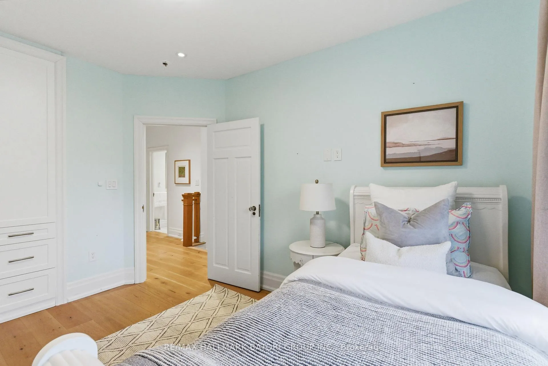 Photo 17 of 52 Stibbard Avenue, Toronto, Mount Pleasant East — HOMEH