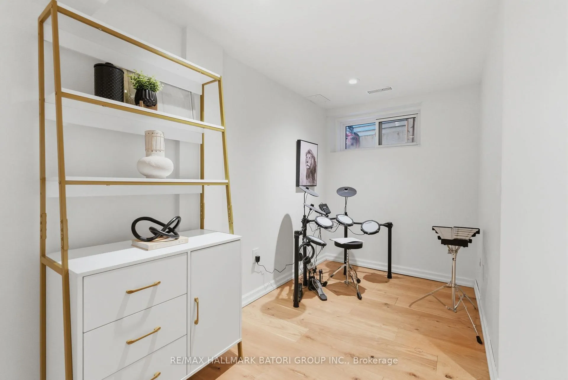 Photo 27 of 52 Stibbard Avenue, Toronto, Mount Pleasant East — HOMEH