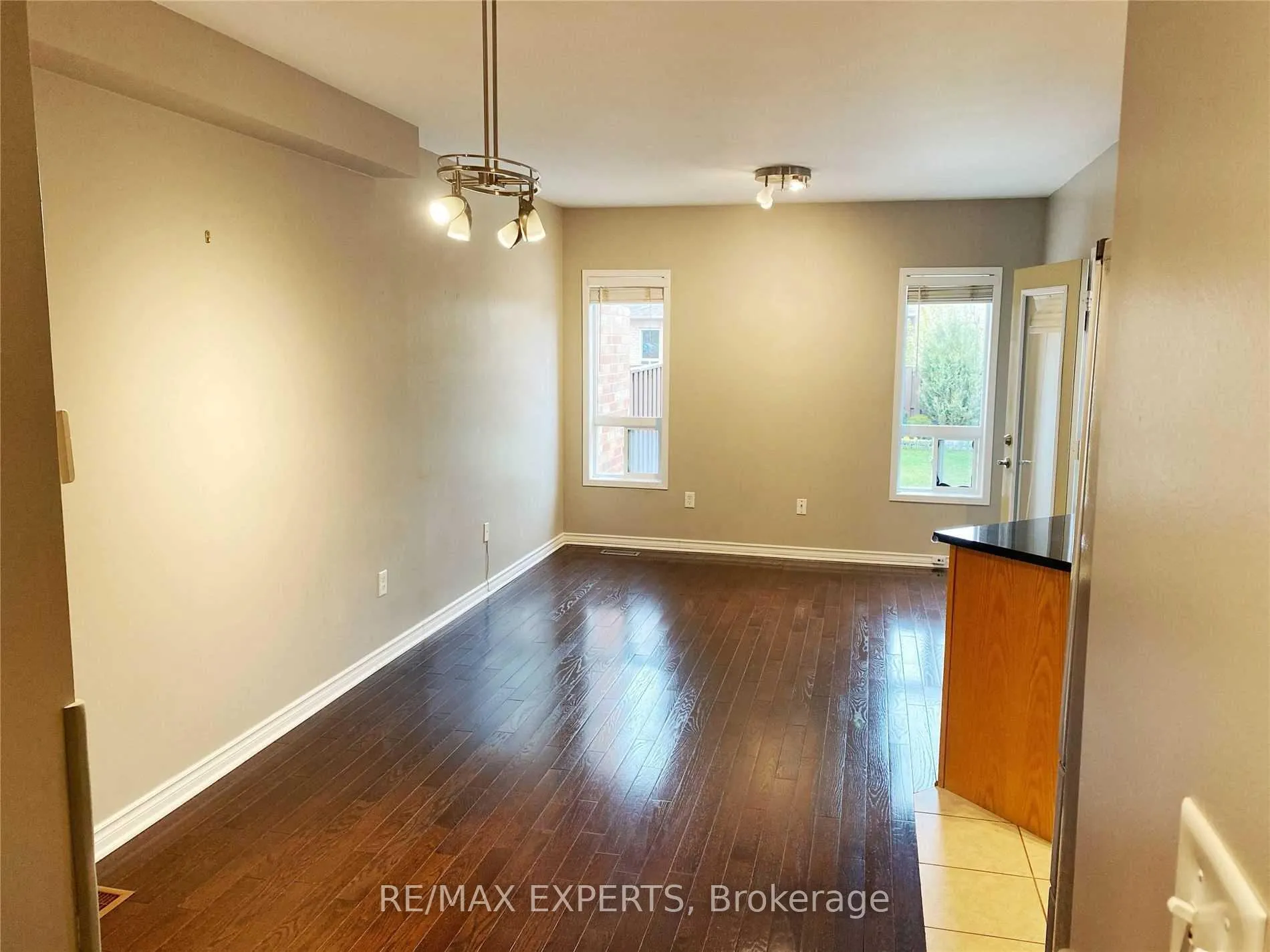 Photo 11 of 202 Deepsprings Crescent, Vaughan, Vellore Village — HOMEH