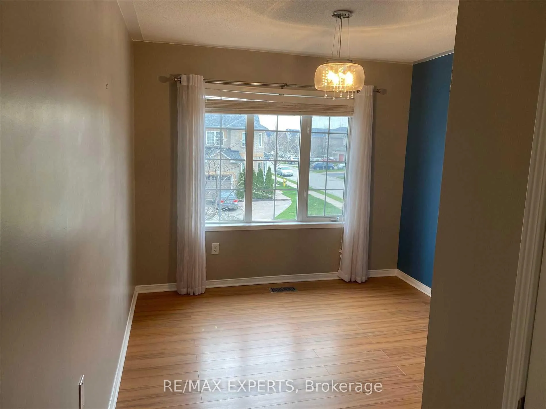 Photo 12 of 202 Deepsprings Crescent, Vaughan, Vellore Village — HOMEH