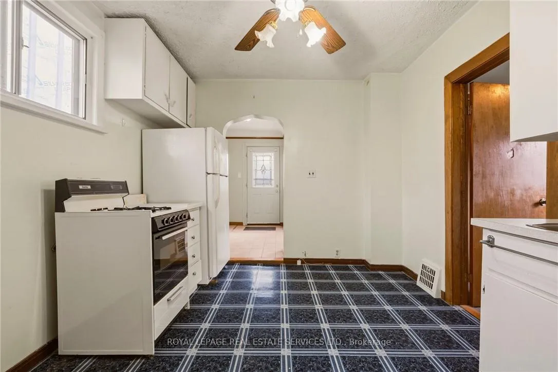 Photo 7 of 164 Maculay Street E, Hamilton, North End — HOMEH