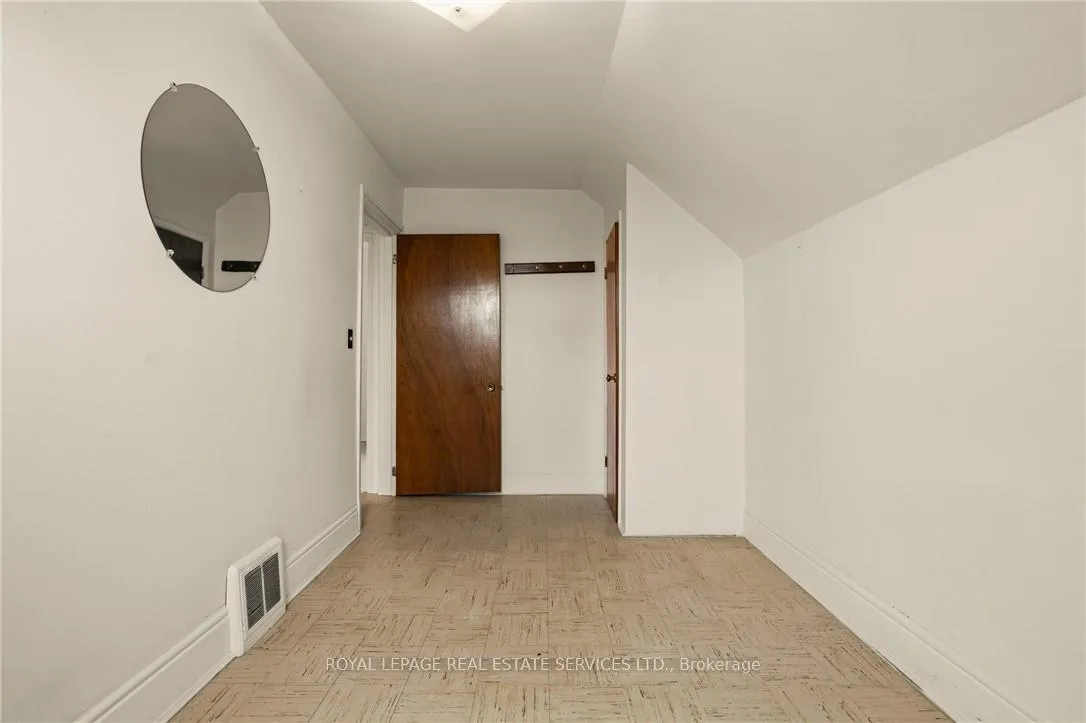Photo 32 of 164 Maculay Street E, Hamilton, North End — HOMEH