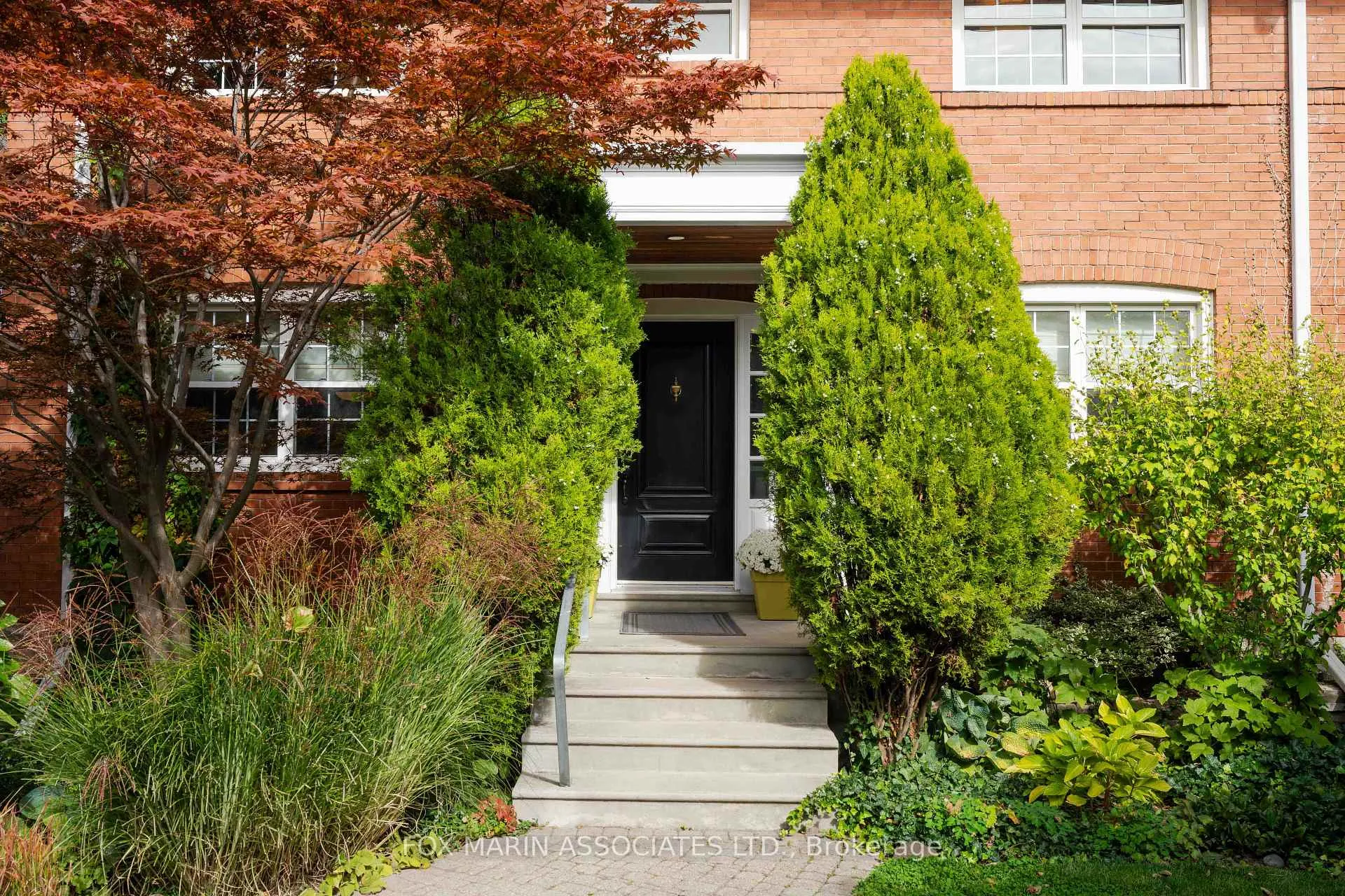 Photo 3 of 22 Claxton Boulevard, Toronto, Humewood-Cedarvale — HOMEH