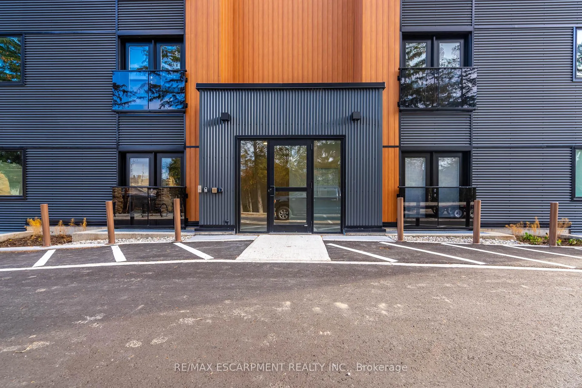 Photo 2 of Unit 304, 259 King Street E, Hamilton, Stoney Creek — HOMEH