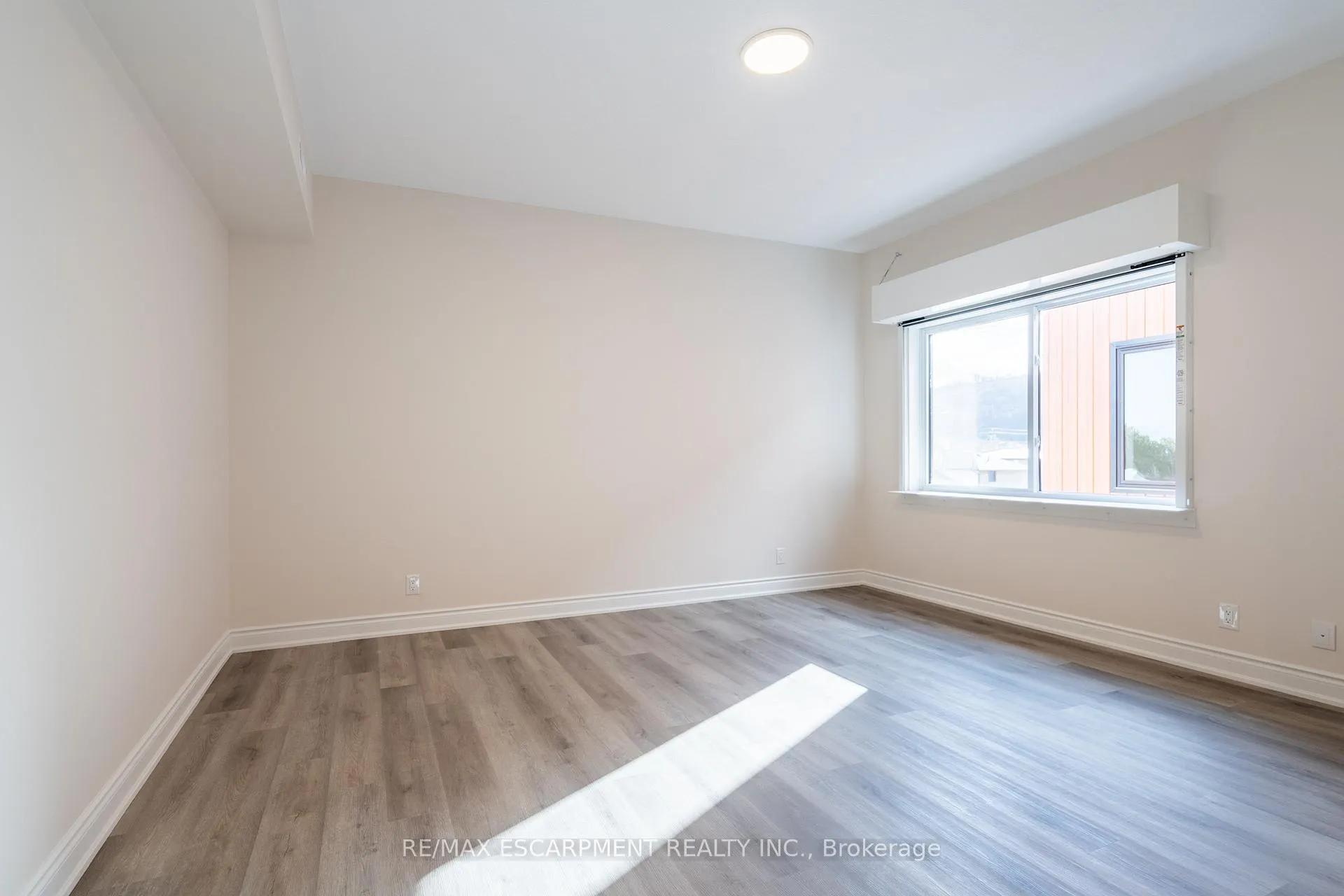 Photo 7 of Unit 304, 259 King Street E, Hamilton, Stoney Creek — HOMEH