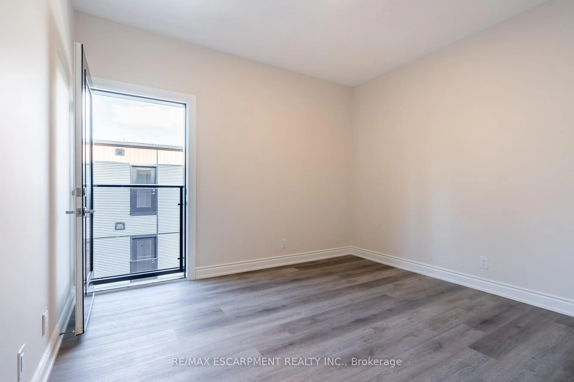 Photo 16 of Unit 304, 259 King Street E, Hamilton, Stoney Creek — HOMEH