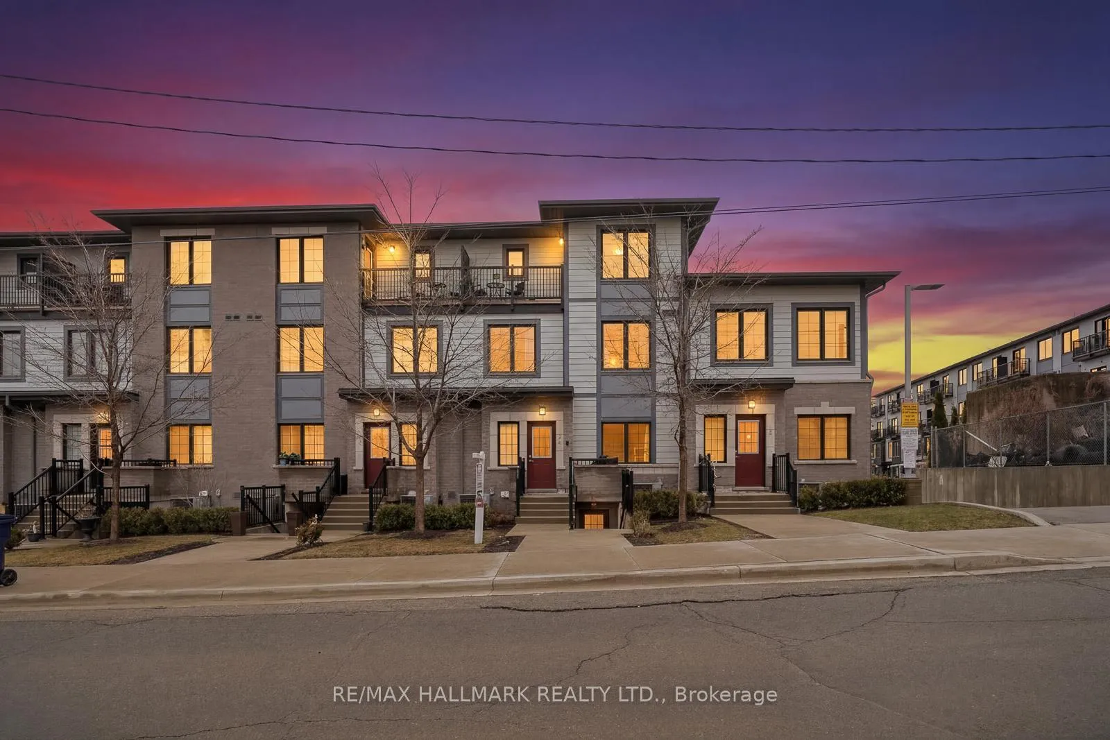 Front of Unit 2, 9 Forbes Avenue