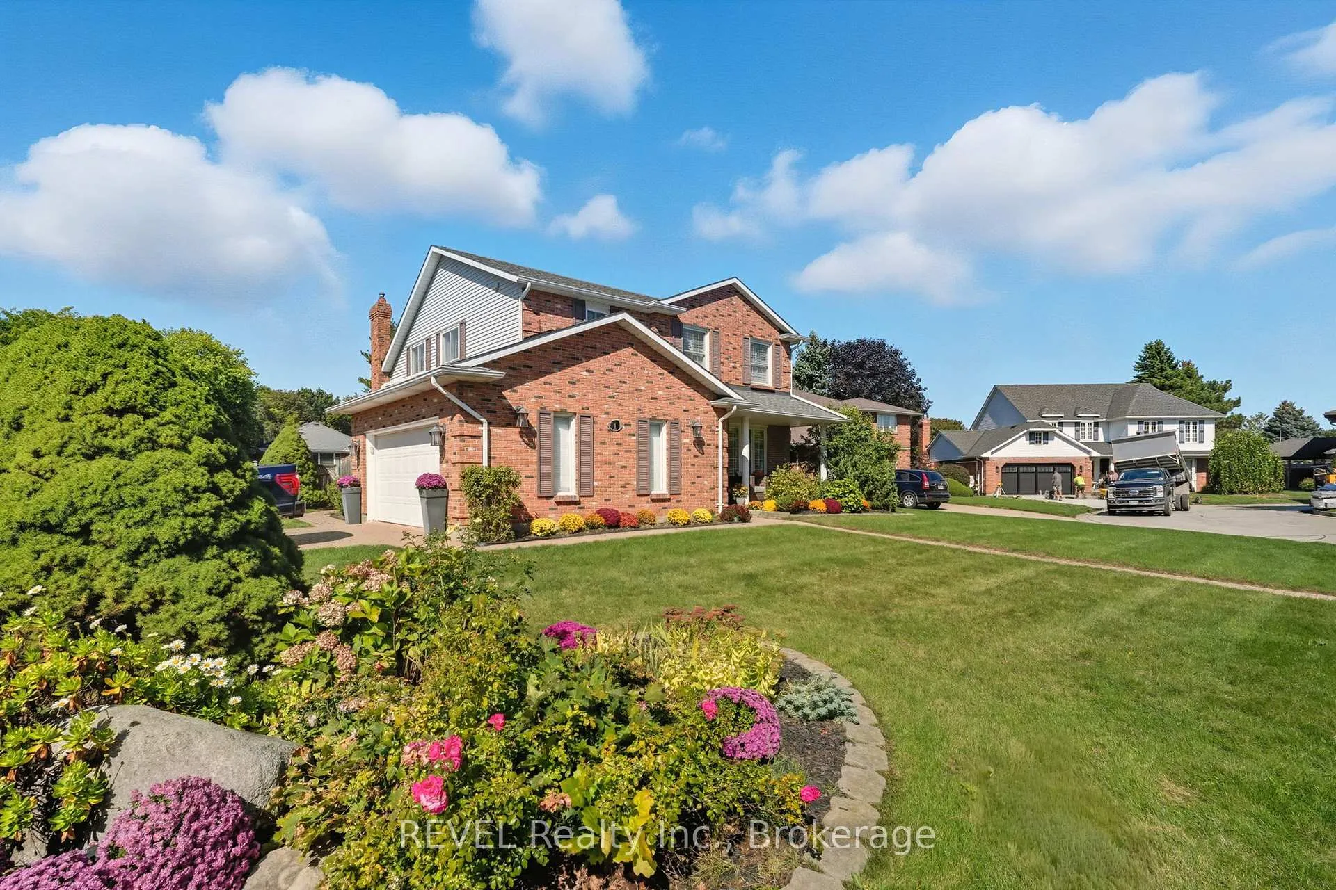 Photo 2 of 1 Spartan Court, St. Catharines, Martindale Pond — HOMEH