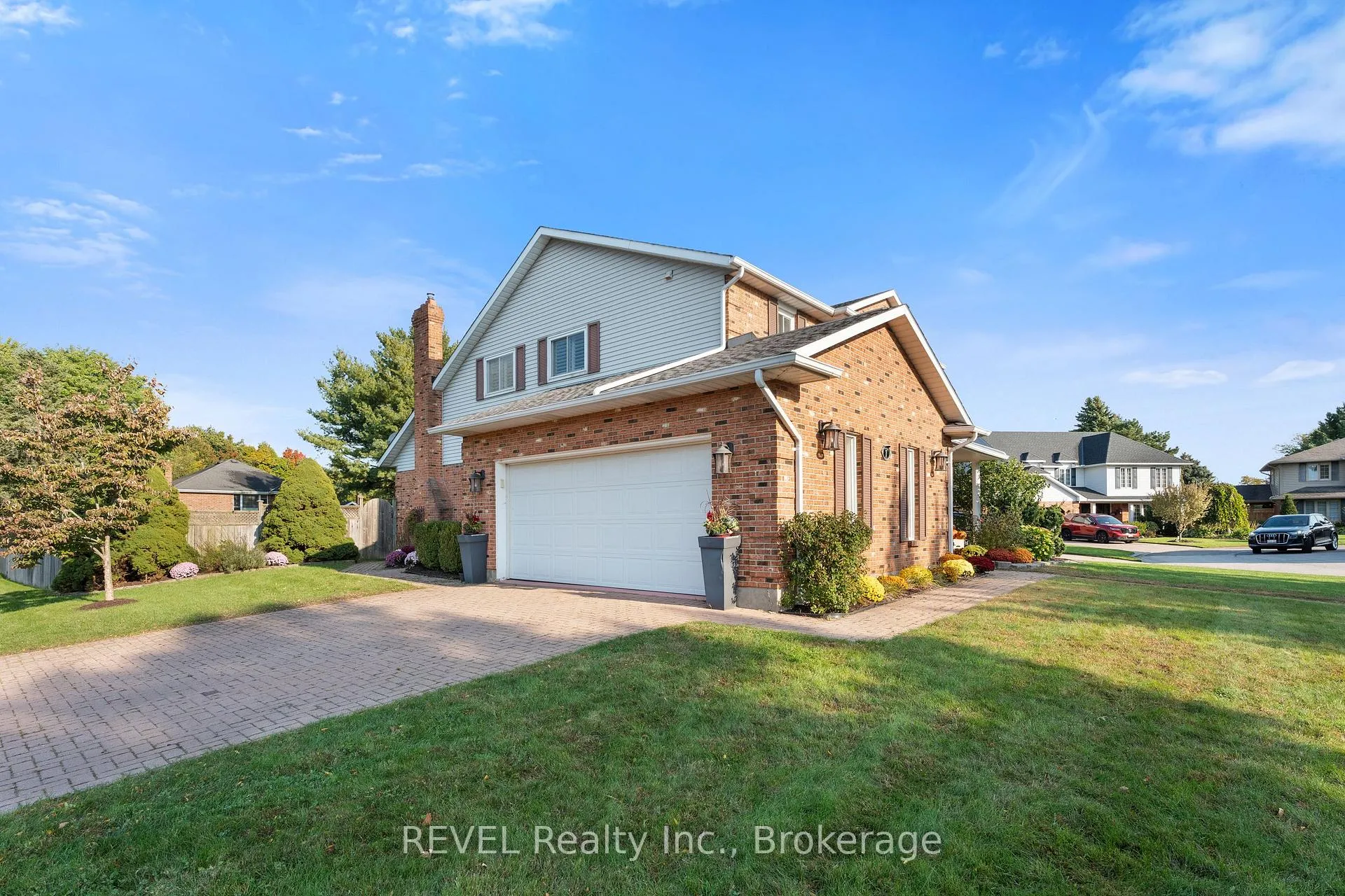 Photo 3 of 1 Spartan Court, St. Catharines, Martindale Pond — HOMEH