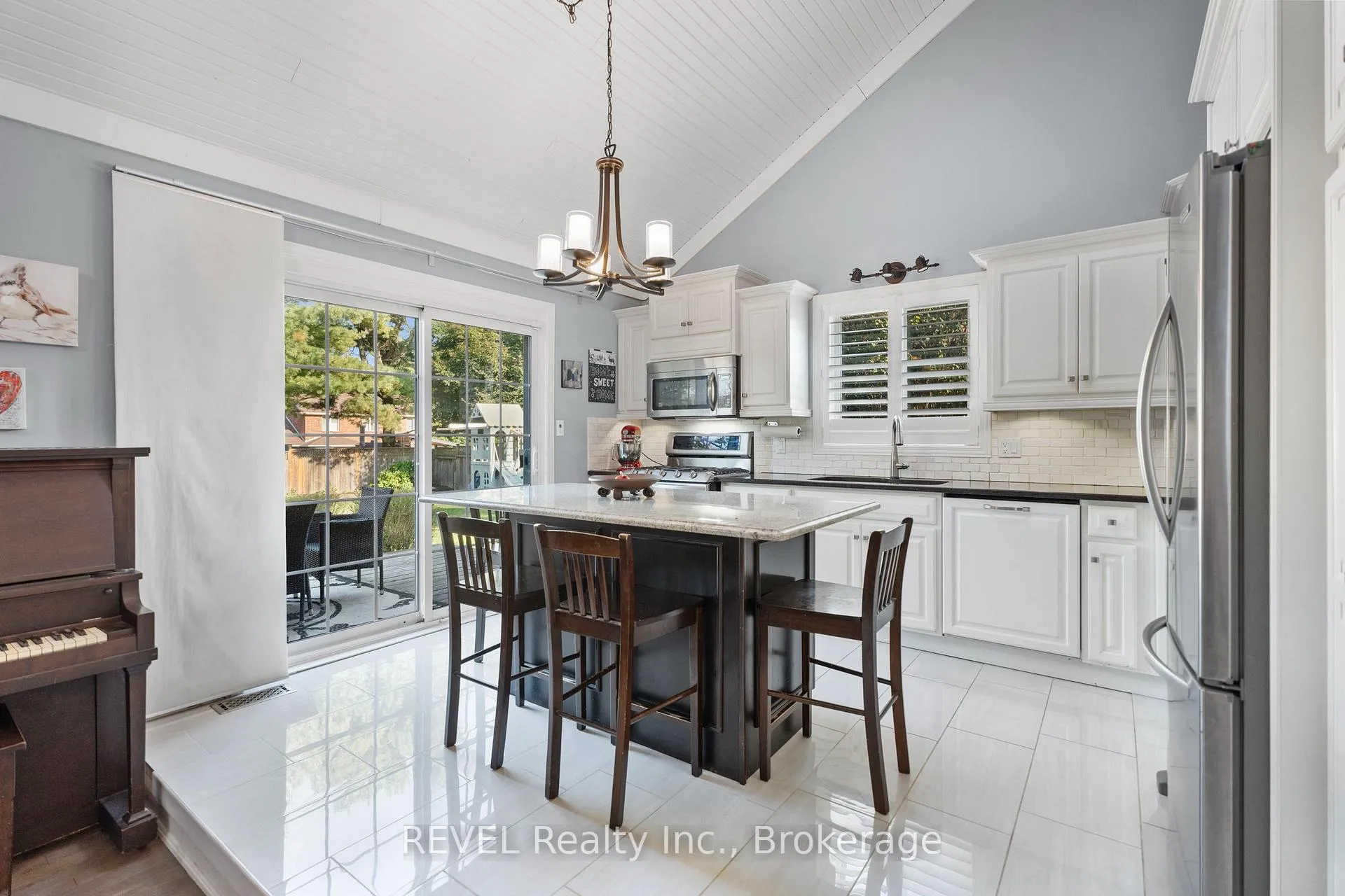 Photo 11 of 1 Spartan Court, St. Catharines, Martindale Pond — HOMEH