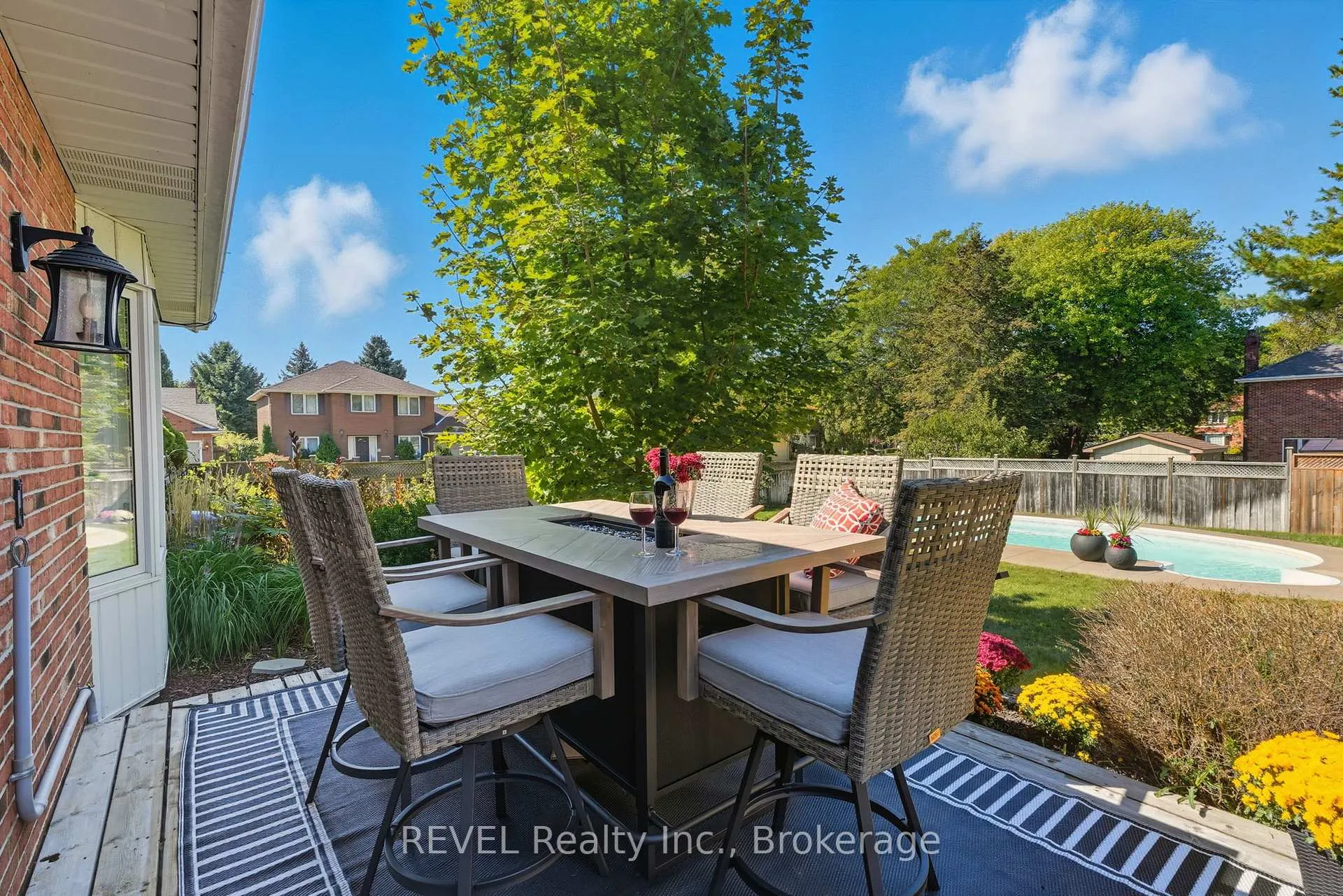 Photo 19 of 1 Spartan Court, St. Catharines, Martindale Pond — HOMEH