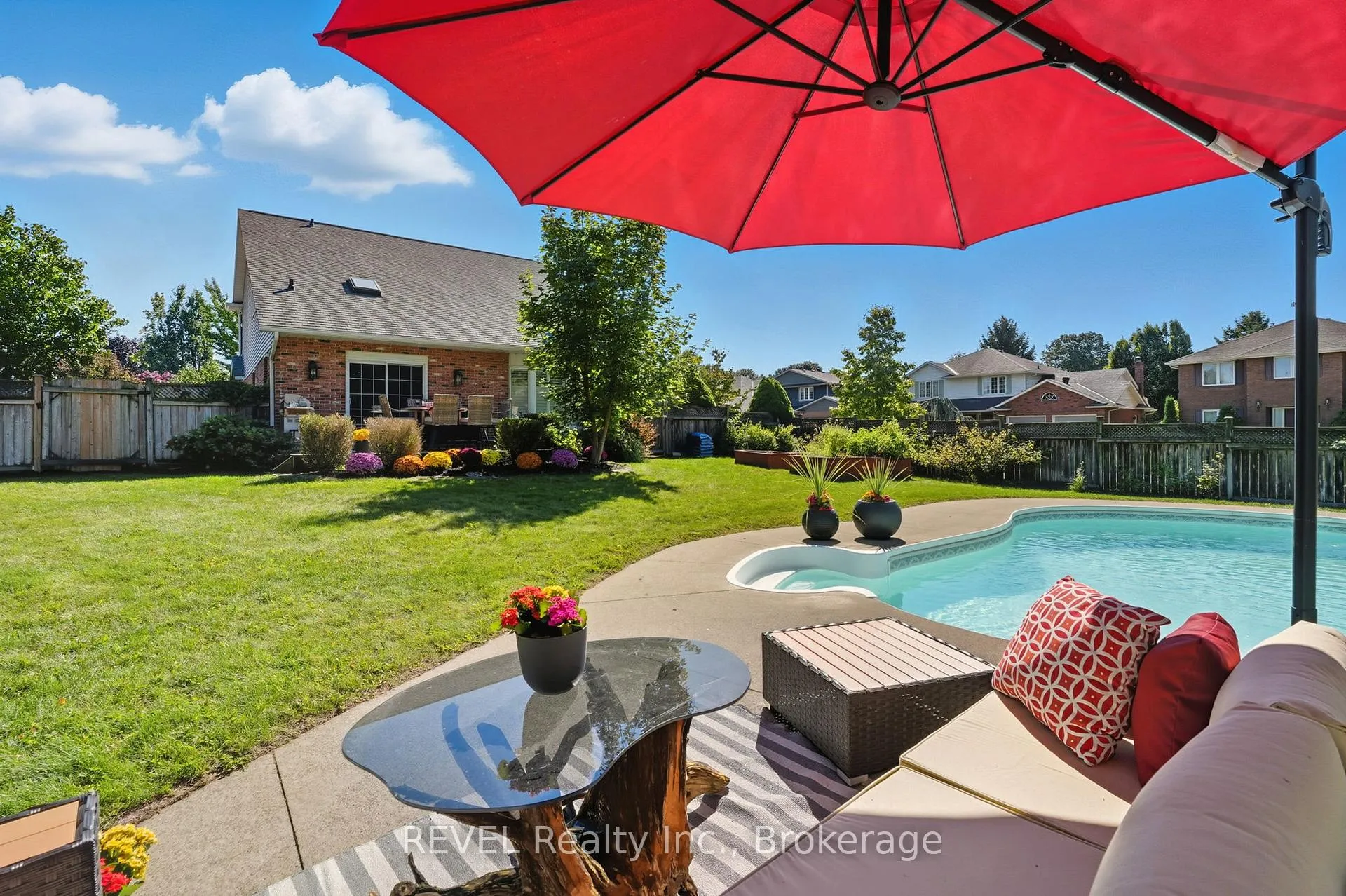 Photo 23 of 1 Spartan Court, St. Catharines, Martindale Pond — HOMEH
