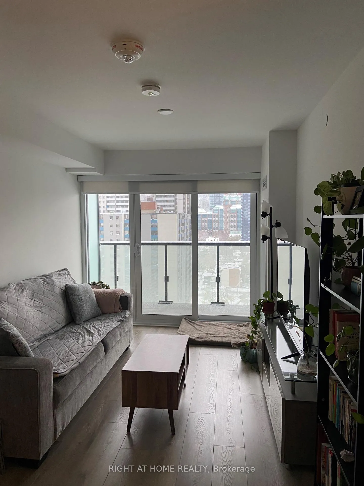 Photo 3 of Unit 1211, 575 Bloor Street E, Toronto, North St. James Town — HOMEH