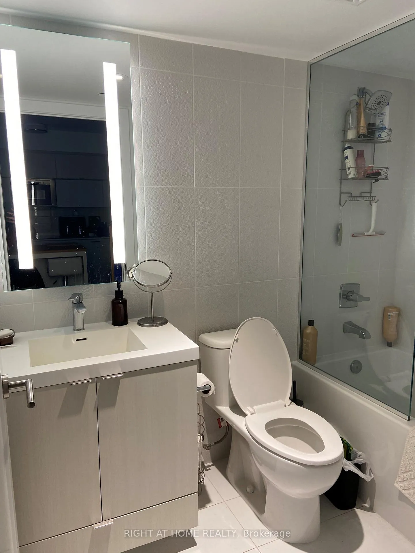 Photo 8 of Unit 1211, 575 Bloor Street E, Toronto, North St. James Town — HOMEH
